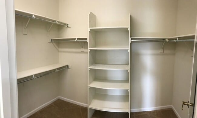 Building Photo - 55+ Community Home in Great Condition!