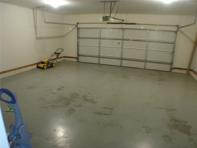 Building Photo - 73 Merritt Dr