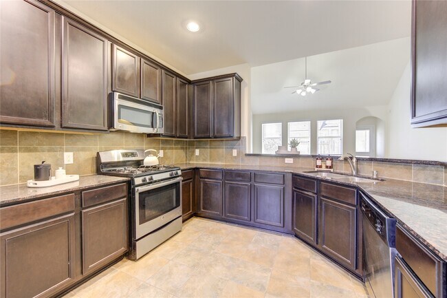 Building Photo - 6518 Wilshire Ridge