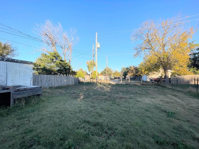Building Photo - Remodeled 1 bedroom home