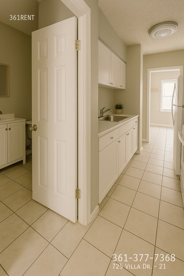 Building Photo - 725 Villa Dr