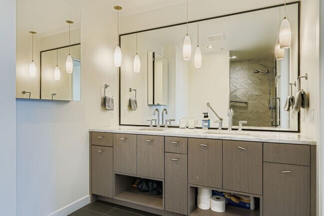 Building Photo - Luma Condominiums ~ First Hill/Capitol Hill