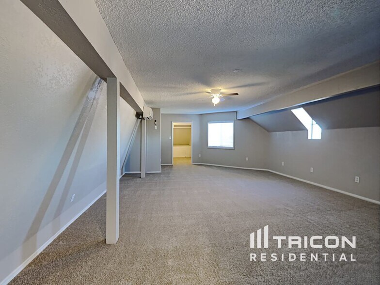 Building Photo - 4832 N 87th Ln