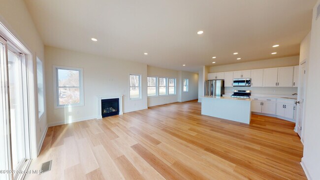 Building Photo - 544 NY-9P