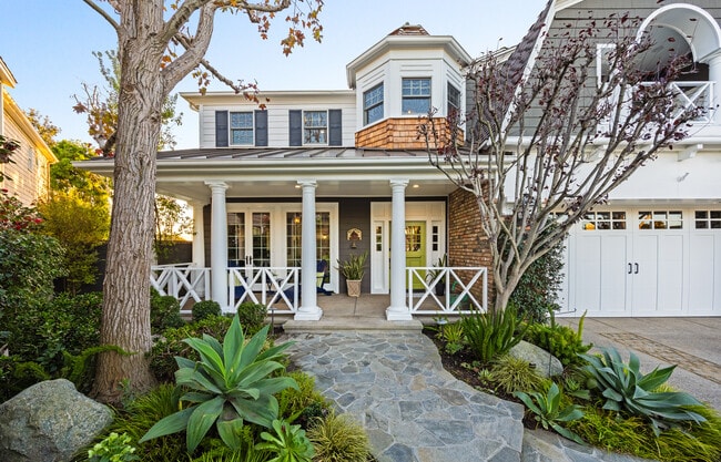 Building Photo - 13 Cape Danbury