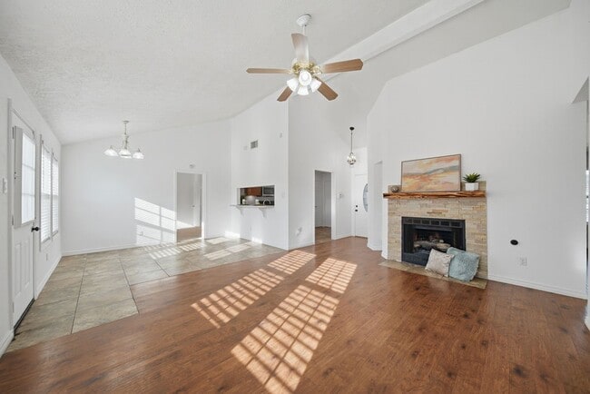 Building Photo - 2805 Pickett Dr