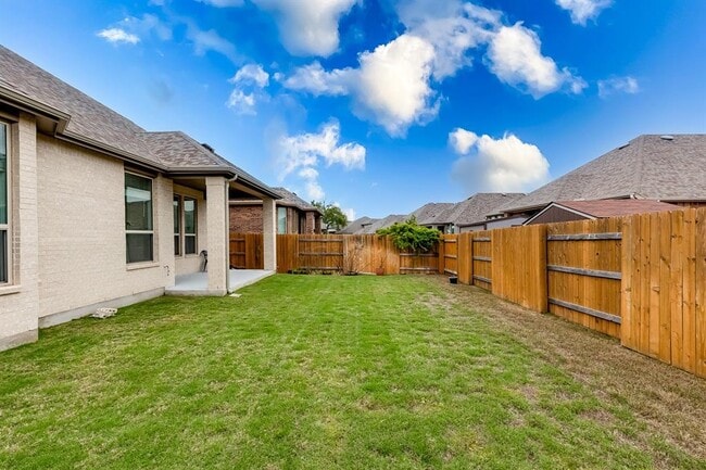 Building Photo - 833 Whitetail Dr