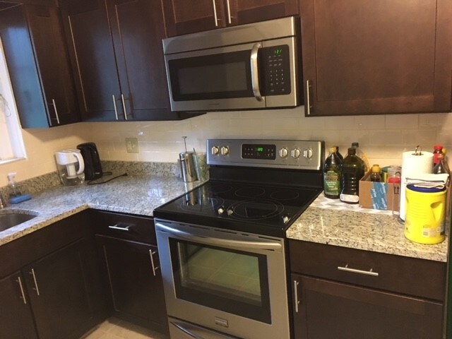 Building Photo - 20 Captain Parker Arms