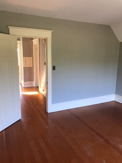 Building Photo - Ravenna Home