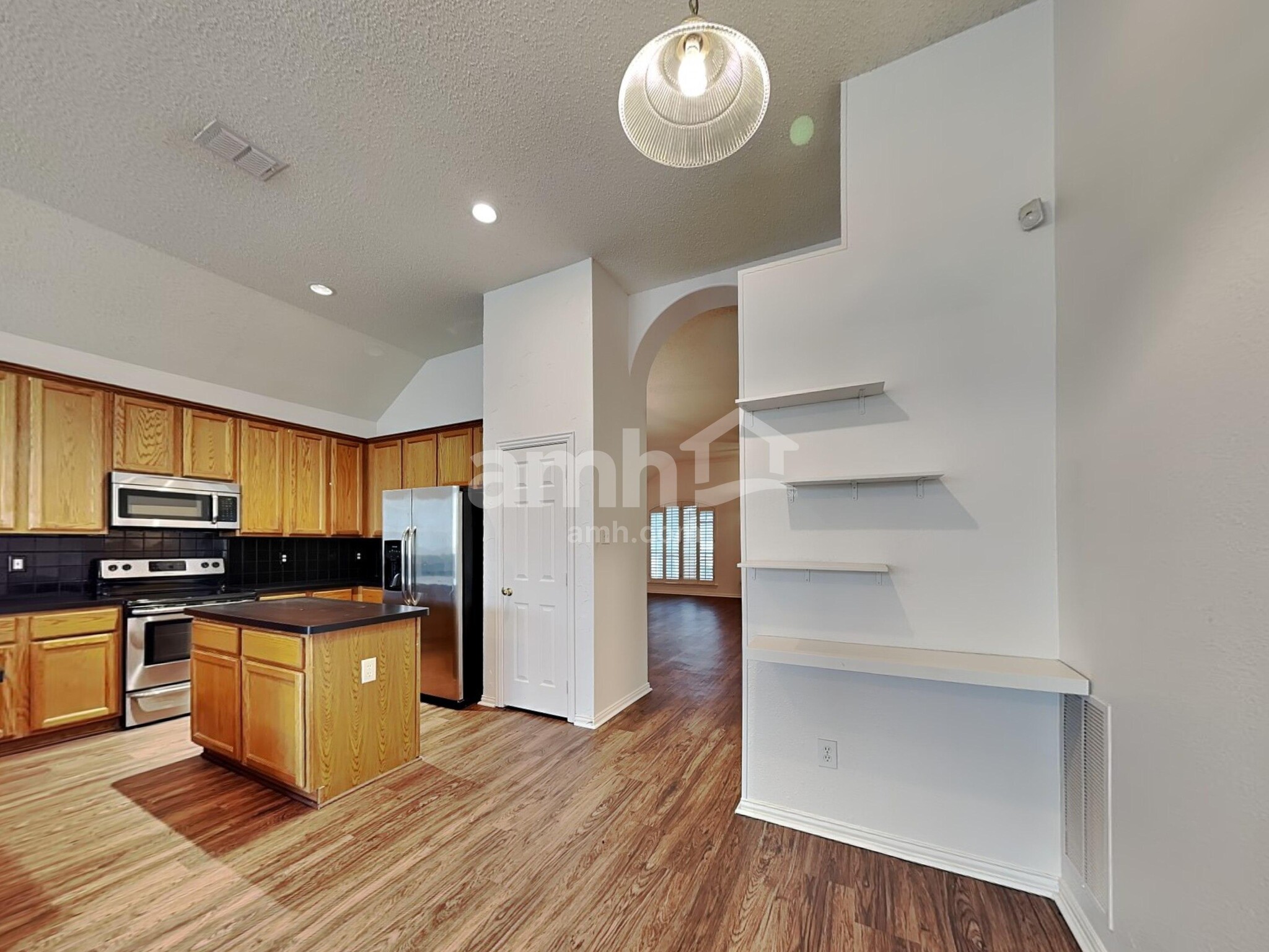 Building Photo - 4504 Highlands Dr