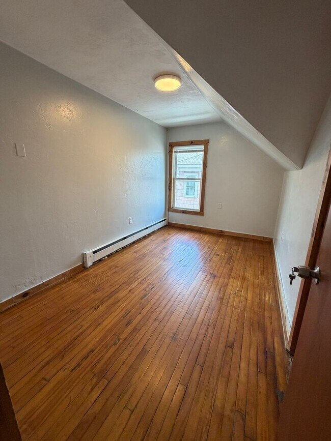 Building Photo - 127 Austin St