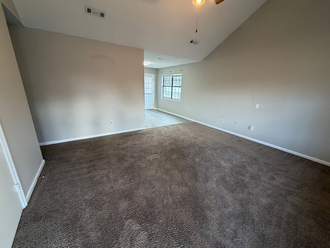 Building Photo - Ridgewood Subdivision Gem: 3-Bedroom Home with Fenced Yard.