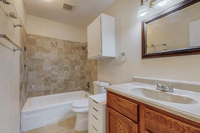 Building Photo - 13818 Methuen Green Dr