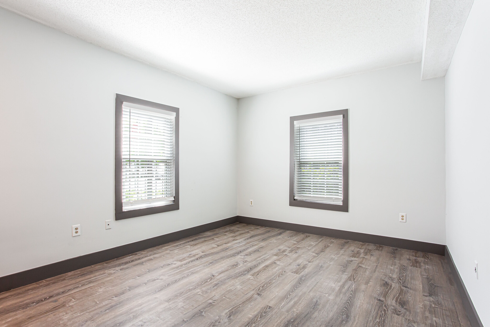 Building Photo - 1074 Peachtree Walk NE