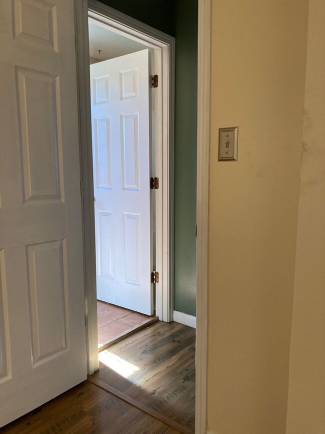 Building Photo - **Backyard offers County Setting in City L...