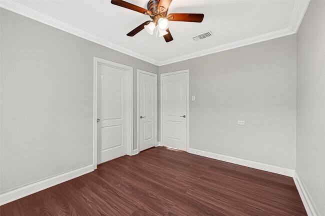 Building Photo - 2331 Delafield St