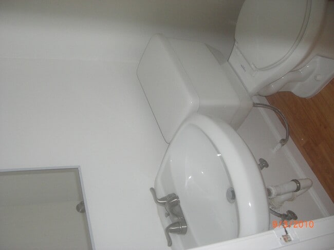 1/2 Bathroom - 1631 Michigan Ave