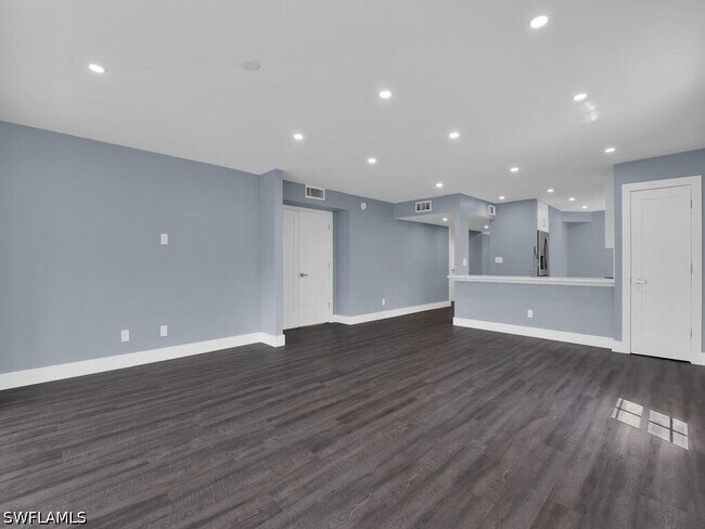 Building Photo - 1200 Misty Pines Cir