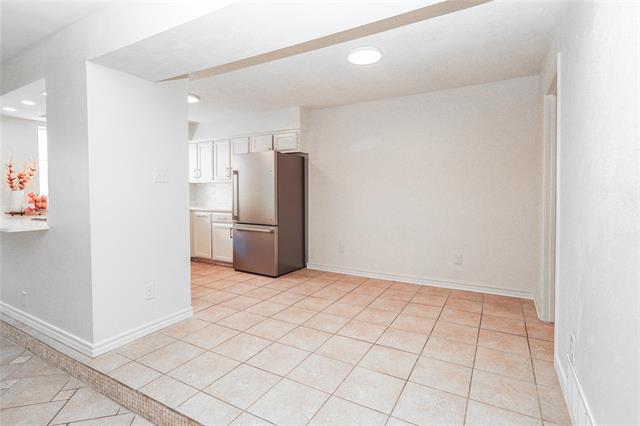 Building Photo - 1963 Shorewood Dr