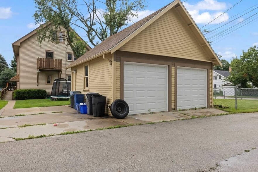 Building Photo - 148 Frame Ave