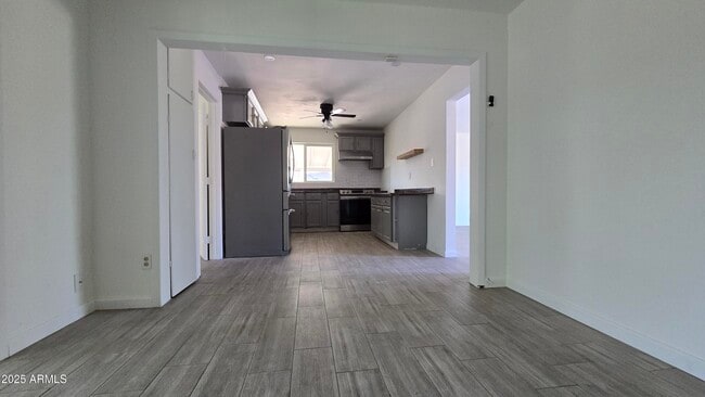 Building Photo - 5827 N 22nd Dr