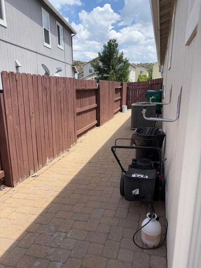 Building Photo - Charming 3 Bedroom, 2 Bath Home in Peacefu...