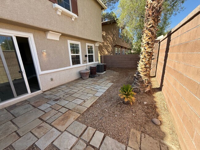 Building Photo - Beautiful 3BED/2BATH  2-Story Townhome in ...