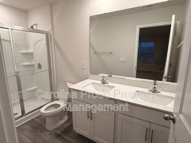 Building Photo - 3200 Tatlock Wy