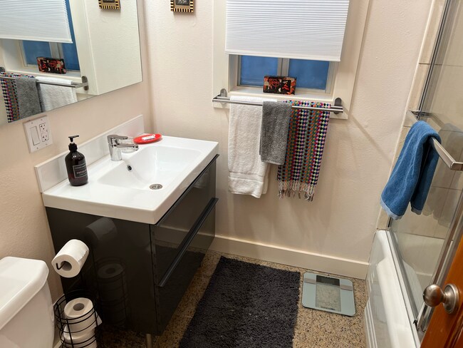 Bathroom 1 - 1304 Lakeside Ave S
