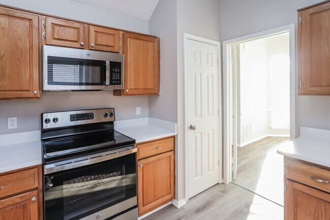 Building Photo - 708 Brees Dr