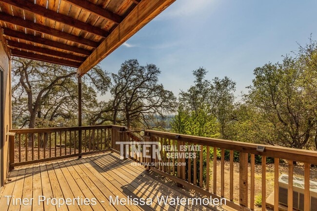 Building Photo - 3 br, 2.5 bath House - 8708 Bluff Lane