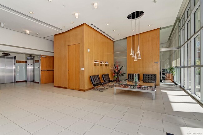 Building Photo - 800 The Mark Ln
