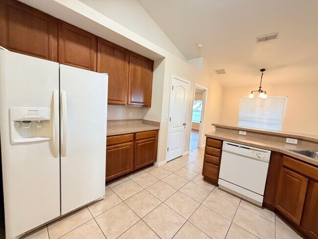 Building Photo - 10438 Vista Pines Loop