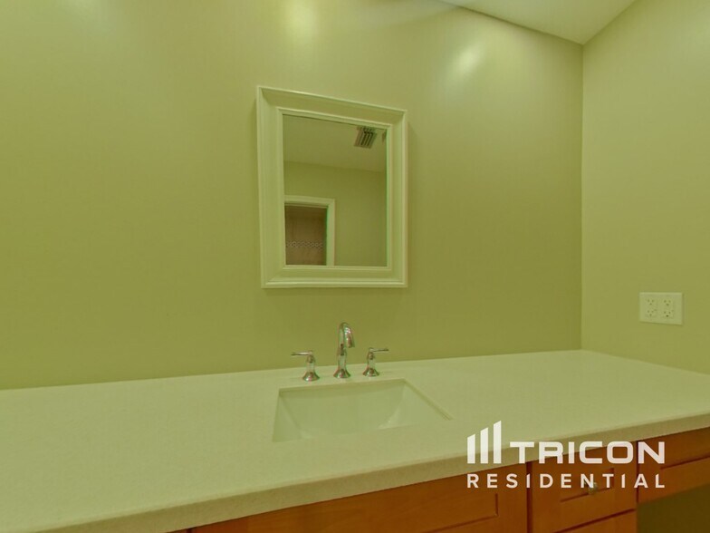 Building Photo - 4859 Orange Grove Way