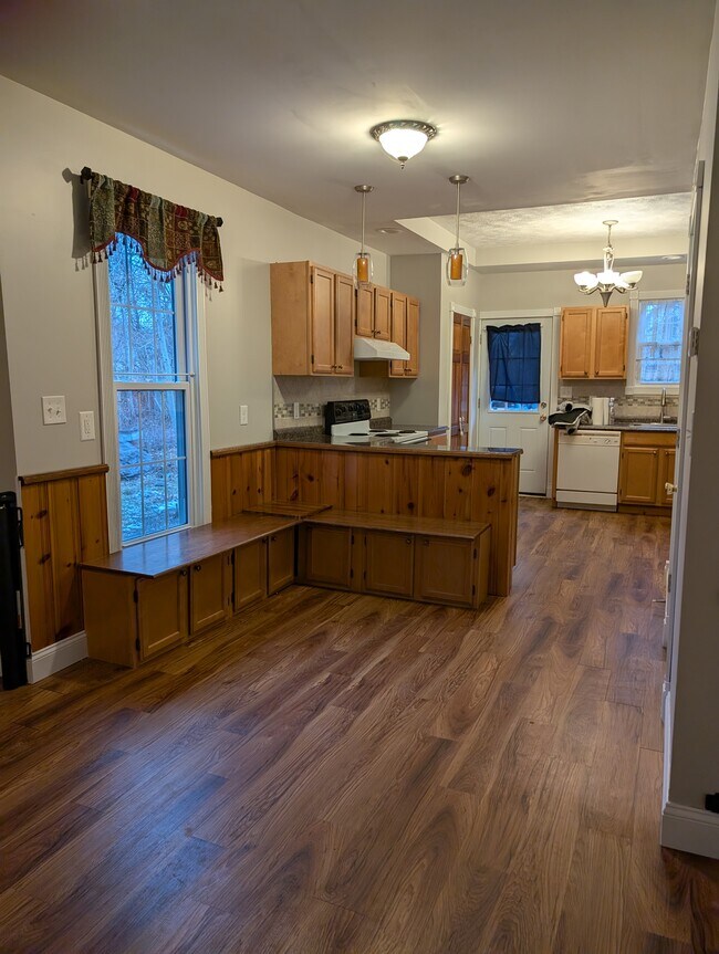 Building Photo - 46 N Fulton St