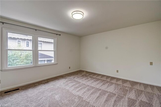 Building Photo - 115 S Mendenhall St