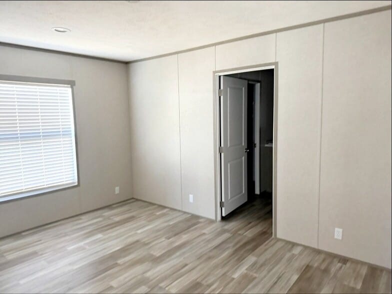 Building Photo - 310 Karlee Dr