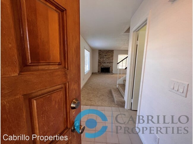 Building Photo - 3 br, 2.5 bath House - 1268 Rachel Circle