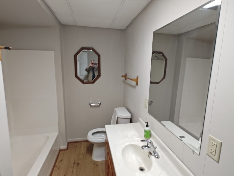 Building Photo - 712 N Jackson St