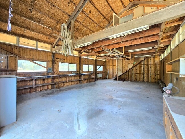 Building Photo - 3 Bedroom Home in Marysville Now Available!