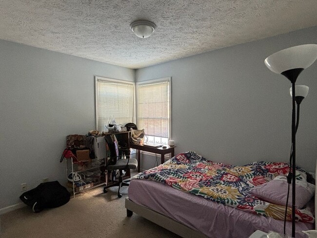 Building Photo - 3B/2B duplex located near Purdue campus