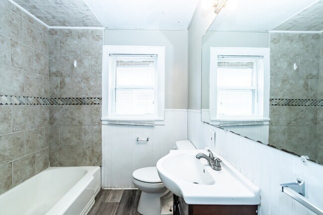 Building Photo - 2310 15th St