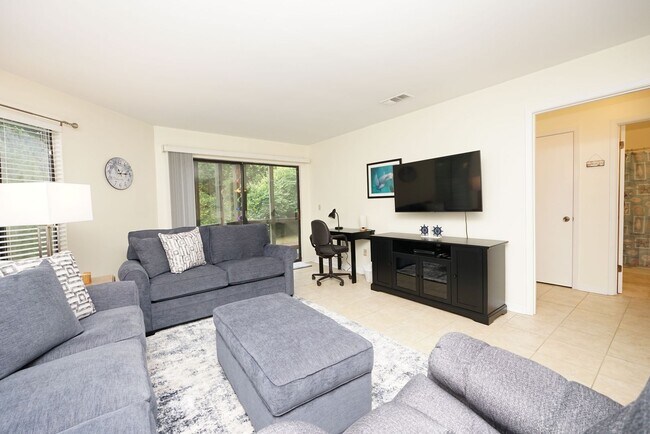 Building Photo - First Floor Condo in Bluewater Bay