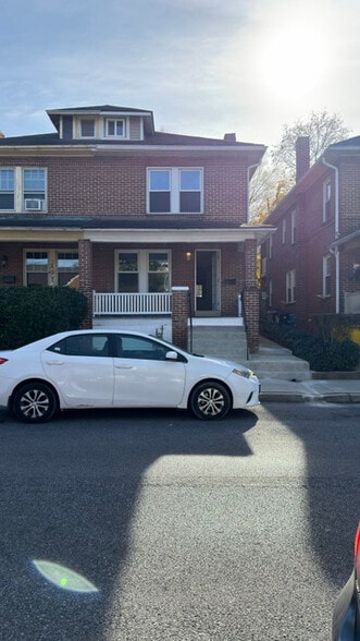 Primary Photo - 284 W Maple St