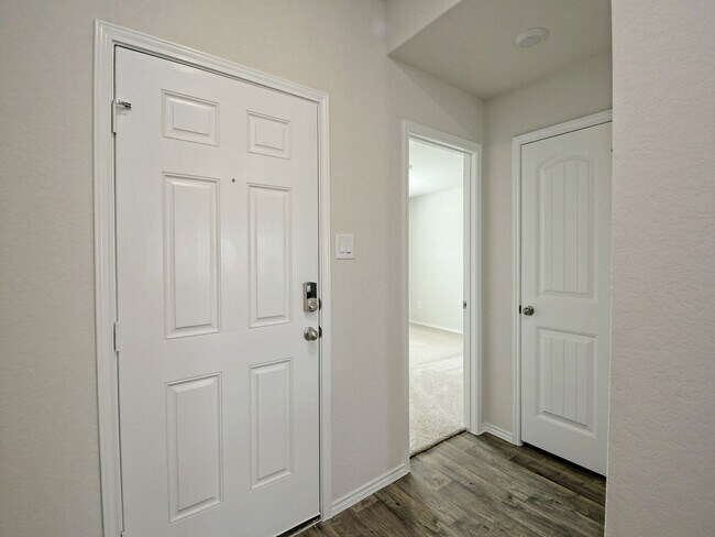 Building Photo - 4 BR/ 2BA - 1612 SF - Seguin in Arroyo Ranch!