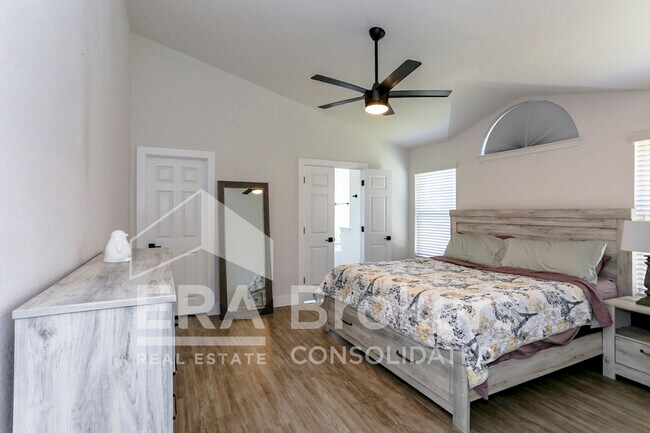 Building Photo - 6110 Melanie Dr