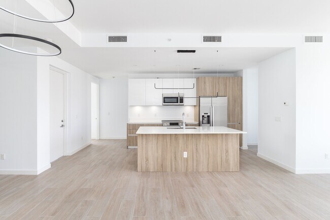 Building Photo - 545 SW 11th St