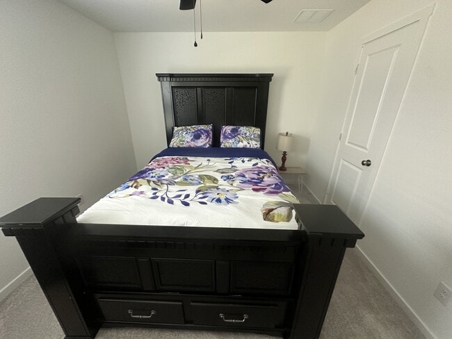 Building Photo - 905 Shady Oaks Dr