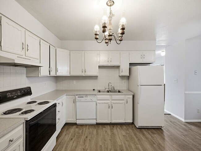 Building Photo - 1428 W 25th St