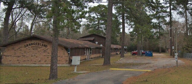 Primary Photo - Grangerland Apartments